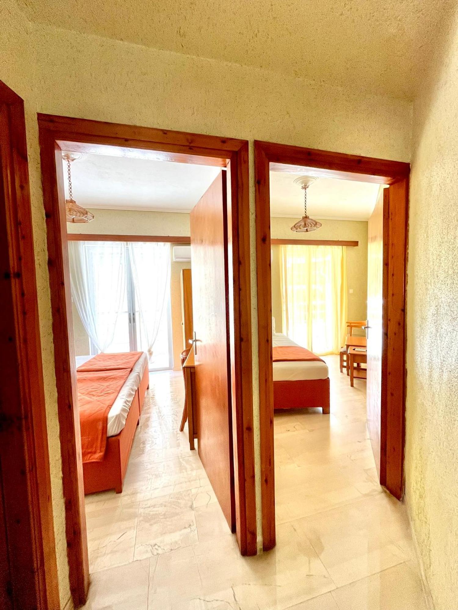 Oelia Rooms & Apartments Agia Marina  Exterior foto
