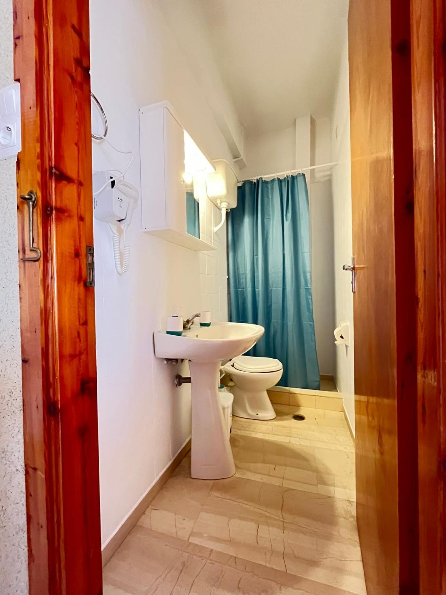 Oelia Rooms & Apartments Agia Marina  Exterior foto