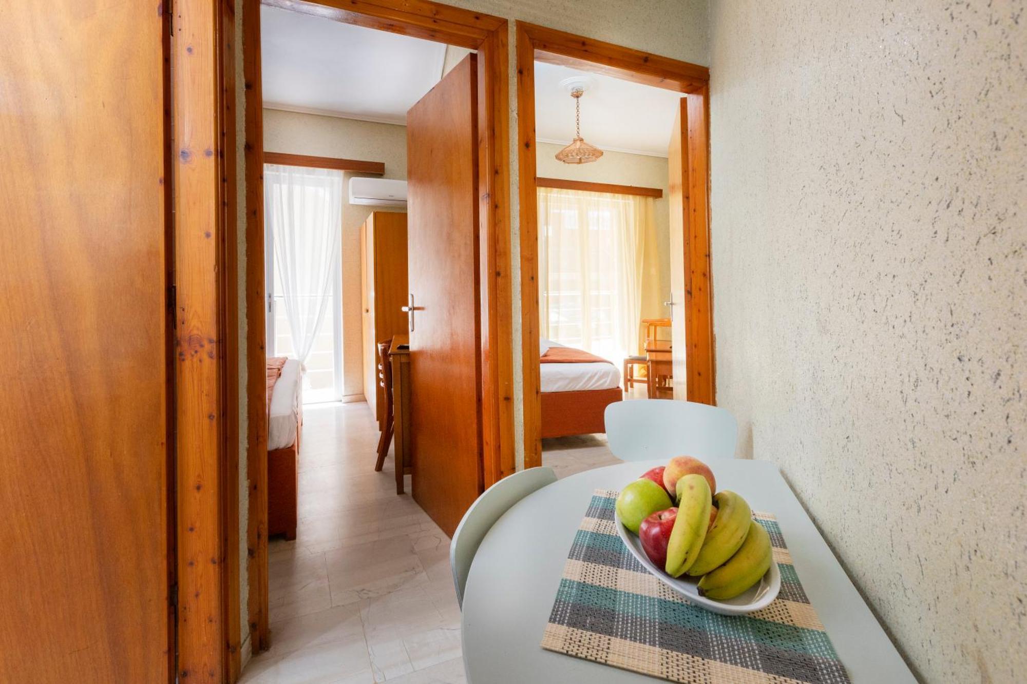 Oelia Rooms & Apartments Agia Marina  Exterior foto